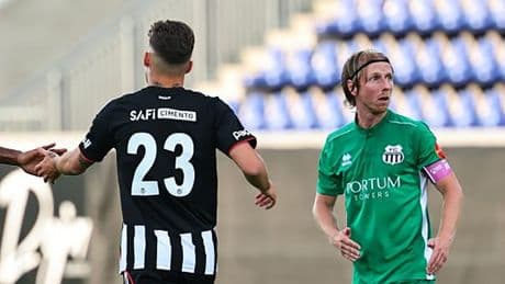 Beşiktaş taraftarı 'neredeyse Modric'i tribüne çağırıp 3'lü çektirdi