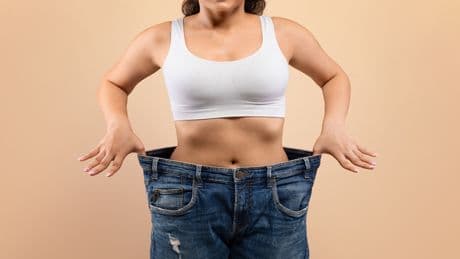 Nur 15 ml täglich: Laut Studie purzeln mit diesem 2-Euro-Mittel die Kilos