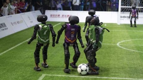 China pone a sus robots a jugar al fútbol y generan más entusiasmo que sus homólogos humanos