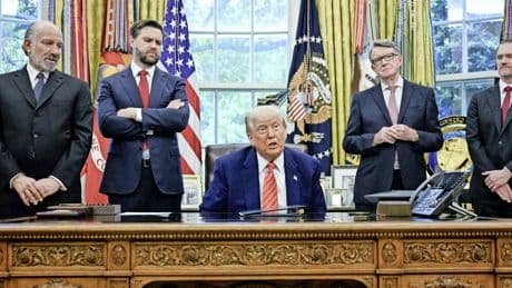Nederland moet nog altijd vrezen na handelsdeal tussen VS en Groot-Brittannië, Trump noemt importheffing van 10 procent ’laag getal’
