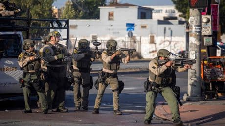 Tensa calma en Los Ángeles: la Guardia Nacional comienza a desplegar sus tropas por las protestas tras las redadas del ICE