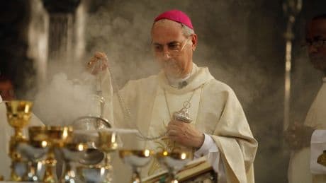 La historia de Mamberti, el cardenal que anunciará al mundo quién es el Papa