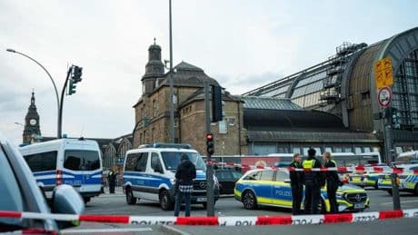 Mutmaßliche Messerstecherin war polizeibekannt – 18 Menschen teilweise schwer verletzt