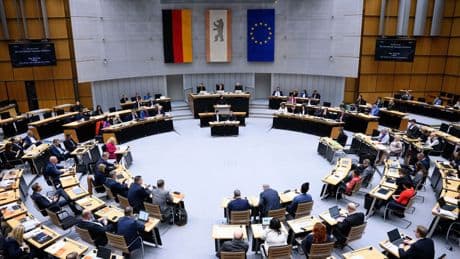 Abgeordnetenhaus: Umfrage: Linke legt massiv zu und wäre zweitstärkste Kraft