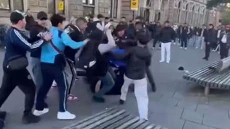 Nach Massenschlägereien in deutscher Stadt - KI soll diese Gewalt auf Flaniermeile verhindern