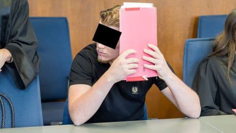 Opfer ausgeraubt und gefilmt - Sohn von BVB-Legende lockt Männer in Dating-Falle