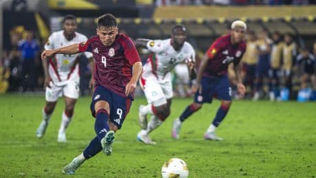 Suriname verliest door treffer in 101e minuut z’n openingsduel van de Gold Cup