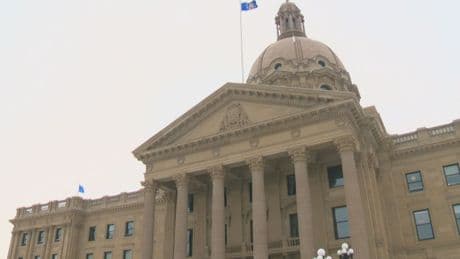 Alberta government defends spending $280K on replacing rug in premier’s office