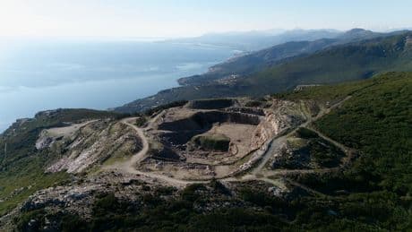 À l’arrêt depuis sept ans, le site d’extraction de pierre du Cap Corse redémarre