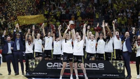 El Hozono Global Jairis consuma su gesta y levanta la Copa de la Reina en su primera participación