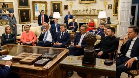 Am Schreibtisch des Präsidenten - Hier bangt Europa vor Trump