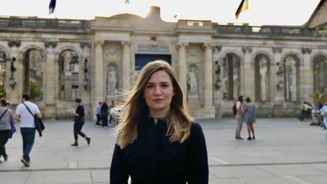 «Il faut remettre Bordeaux en ordre» : la députée européenne RN Julie Rechagneux candidate aux municipales
