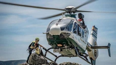 La Guardia Civil traslada en helicóptero a 23 niños tras no poder volver por sus medios al campamento