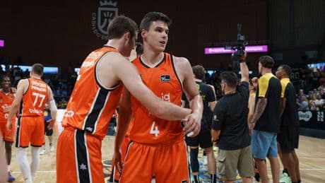 El Valencia, a la final de la Liga Endesa por la vía rápida guiado por un gran Badio