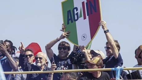 La Juventus se entromete entre Conte y el Nápoles