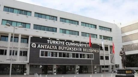 Antalya Belediyesi'nde rüşvetin anatomisi: Lüks araçlar mercek altında… 8 tutuklama