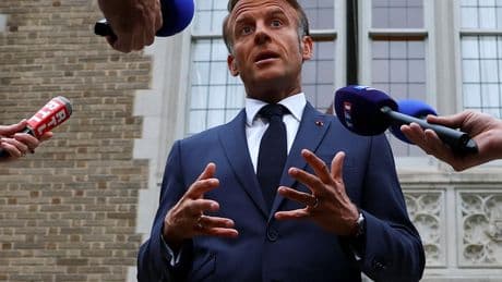 Guerre en Ukraine: «Je suis loin de crier victoire», affirme Emmanuel Macron tiraillé entre les doutes et les espoirs
