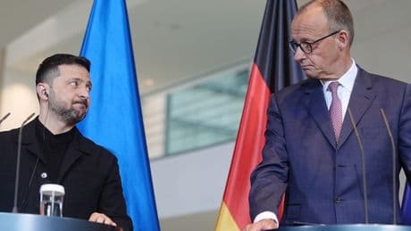 Krieg in der Ukraine: Wegen drohender russischer Offensive: Selenskij sagt Teilnahme an Karlspreis-Verleihung ab