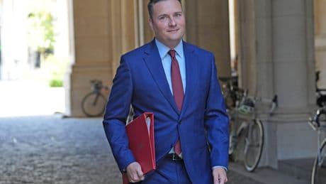 Streeting to crunch hold talks with junior doctors next week to avert strikes