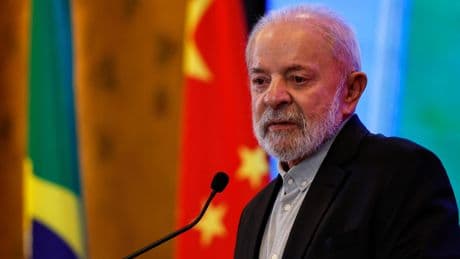 «Va à Istanbul négocier, bon sang» : Lula veut convaincre Poutine de parler avec Zelensky sur la guerre en Ukraine