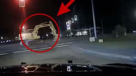 Kuriose Verfolgungsjagd: Randalierender Baggerfahrer flüchtet mit 5km/h vor Polizei – stundenlang
