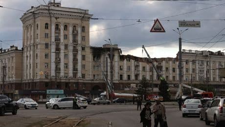 Guerre en Ukraine: Zelensky annonce de violents combats près de Pokrovsk, un mort dans une frappe russe à Dnipro