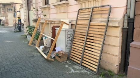 Strasbourg: face à la multiplication des dépôts sauvages dans les rues, la maire veut augmenter les amendes