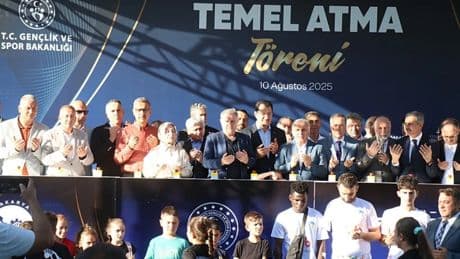 Osman Aşkın Bak: "Türkiye FIFA standartlarında uluslararası organizasyonlar yapılabilecek tesislere sahip''