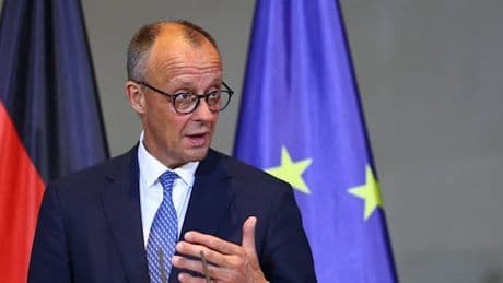 Merz lehnt EU-Verbrenner-Aus für Autoflotten ab – „Geht an Notwendigkeiten vollkommen vorbei“