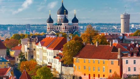Tallin, la ciudad medieval de cuento que se reinventa en cada barrio