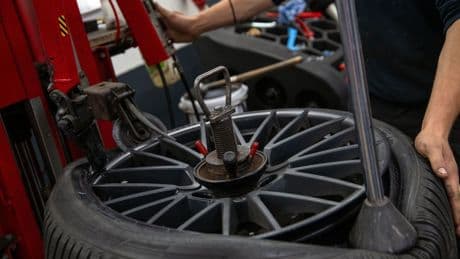 Tarifverhandlungen: Mehr Geld für Beschäftigte in Kfz-Werkstätten