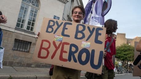 "C'est une grande victoire ce soir!": des rassemblements dans plusieurs villes en France pour fêter la chute du gouvernement de François Bayrou
