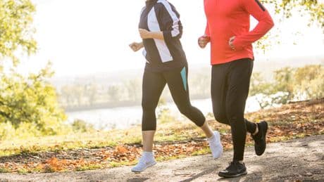 Gesundheitsmythen: Was stimmt wirklich über Schritte, Wasser & Co.?