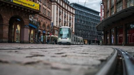 Une femme âgée meurt heurtée par un tram à Strasbourg
