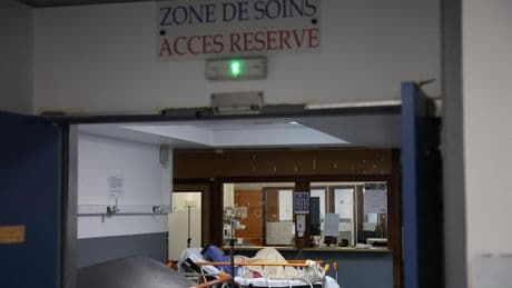 Santé mentale : une "hausse massive" des hospitalisations d’adolescentes et de jeunes femmes