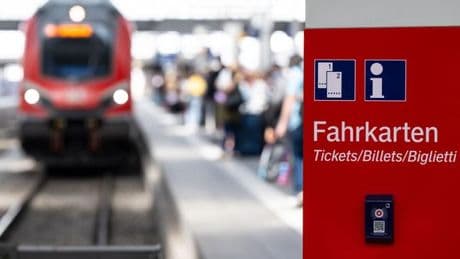 Bus und Bahn: Deutschlandticket: Bayern will nicht mehr zahlen als bisher