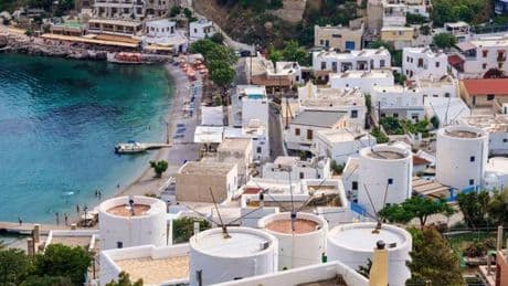 Leros'ta acemi bir Atom Karınca: Bacaklarıma dikenler battı, motorum yan yattı...