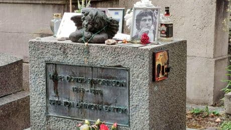 Jim Morrison, Dionysos et le pouvoir magique des lettres grecques