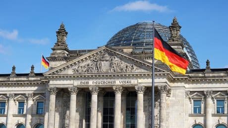 Après son classement comme parti «d’extrême droite», l’AfD peut être espionné par le renseignement fédéral allemand