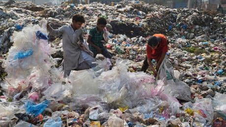 Abfall und Umwelt: Globales Abkommen gegen Plastikmüll vorerst gescheitert