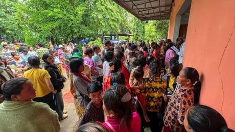 Après l’annonce d’une trêve, les déplacés cambodgiens et thaïlandais entre espoir et méfiance