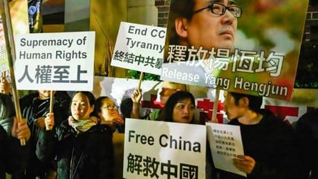 « Des souffrances indicibles », la lettre déchirante d’un écrivain sino-australien emprisonné en Chine