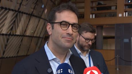 Cuerpo: "No corresponde al Gobierno decidir movimientos entre empresas"