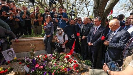 Deniz Gezmiş, Hüseyin İnan ve Yusuf Aslan idam edilişlerinin 53'üncü yıl dönümünde mezarları başında anıldı