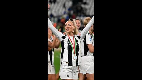 Bei Juve-Meisterfeier - Fans kritisieren Auftritt von Alisha Lehmann!