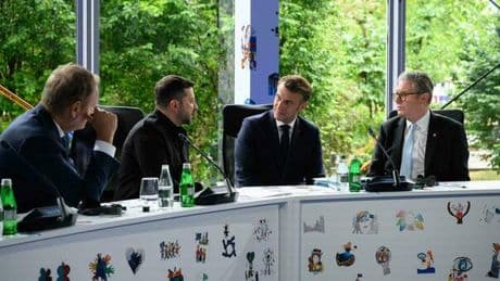 Fazzolari: «Il format ristretto dei volenterosi mina l'unità dell'Occidente, Italia sempre coerente nel sostegno al popolo ucraino»