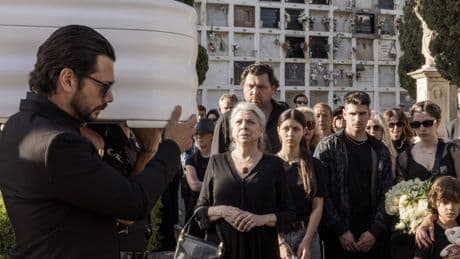 'Dos tumbas' o los limites que una abuela puede traspasar para vengar a su nieta