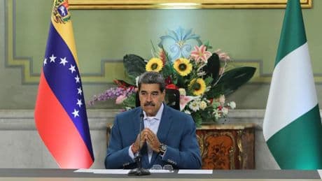 Karayiplerde gerilim tırmanıyor... ABD gemi gönderdi, Venezuela Kolombiya sınırına asker sevk etti