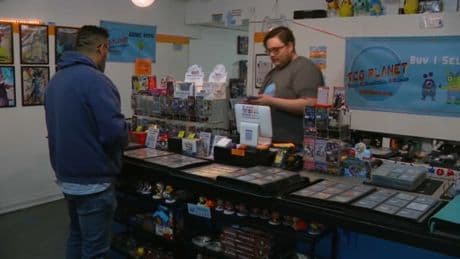 "On a été très attentifs": un Américain vole des cartes Pokémon d'une valeur de 25.000 à 40.000 dollars et se fait arrêter en tentant de les vendre