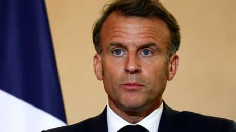 "Ambiance pesante, lourde": Emmanuel Macron "pas du tout content" de la fuite du rapport sur les Frères musulmans